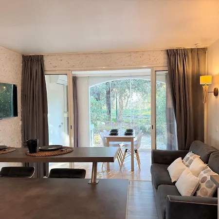 One-bedroom Les Restanques With Pool And Tennis Court